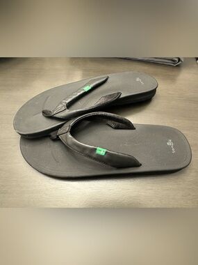 Sanuk Like New Mens 10.5/Women’s 12 Yoga Mat Flip Flops